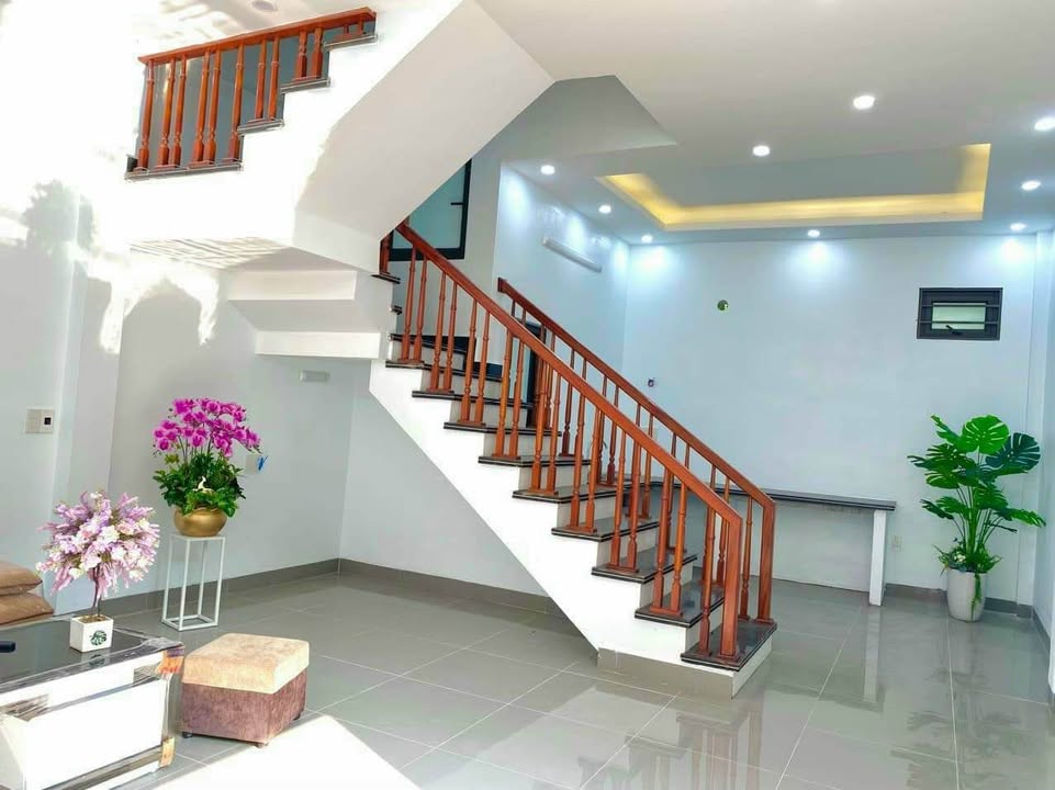 Nhà 3 tầng phố Ngọc Uyên, Hải Dương 47m² giá 1.6 tỷ - Chính chủ, thương lượng ngay!