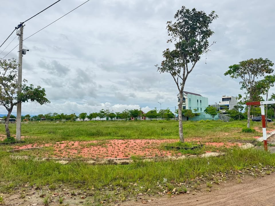 Đất nền An Nhơn Bình Định 250m² giá 6 tỷ - Vị trí yên bình, giao thông thuận lợi!