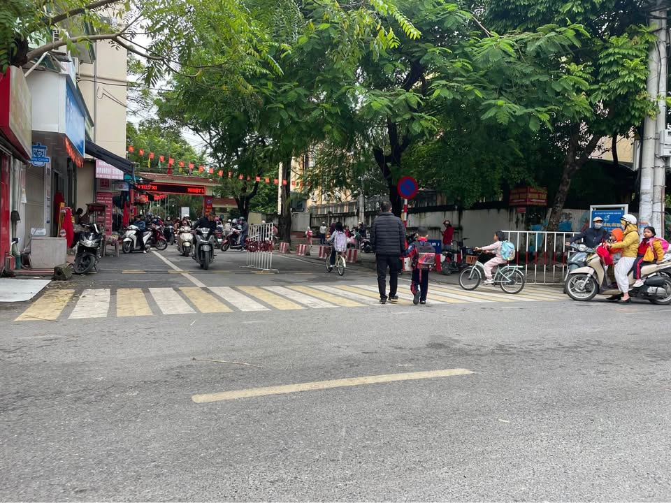 Nhà phố Xuân Đỉnh 31m² giá thỏa thuận - Mặt tiền 4.3m, gần trường học!