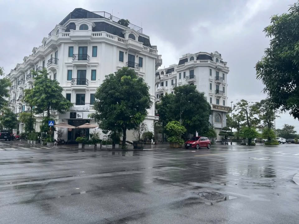 Nhà liền kề Kiến Hưng, Hà Đông, 73.5m² giá 25.5 tỷ - Ô tô tránh vỉa hè rộng!