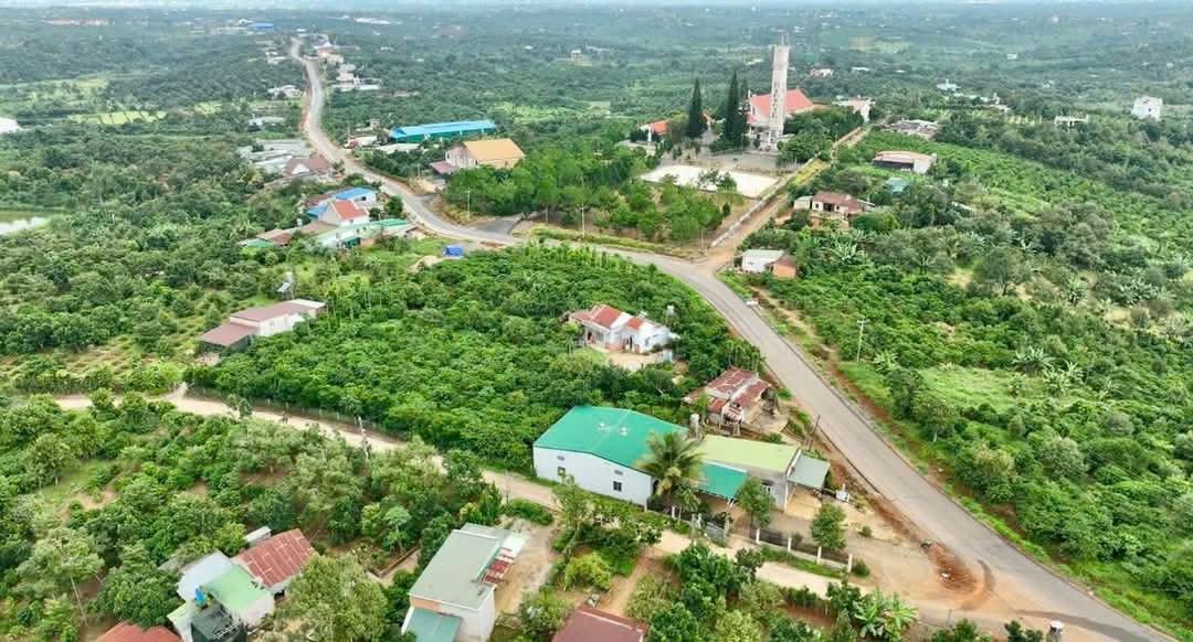 Nhà riêng Hòa Nam, Di Linh 1046m² giá 1.7 tỷ - Sổ đỏ chính chủ, tiện ích đầy đủ!