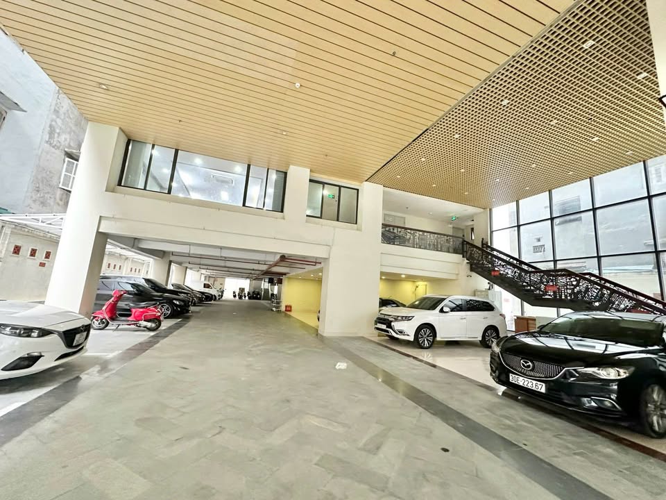 Văn phòng cho thuê đường Nguyễn Trãi, quận Thanh Xuân 250m² - Không gian làm việc lý tưởng!