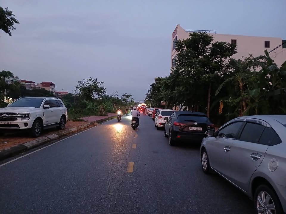 Lô đất mặt sông Hồng Phong 150m² giá chỉ 2 tỷ - Đầu tư sinh lời cao!