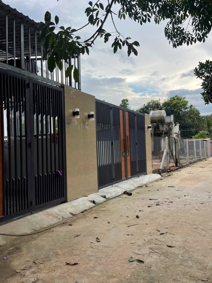 Nhà cấp 4 Bến Cát 100m² giá chỉ 1.5 tỷ - Vị trí thuận lợi, sẵn sàng vào ở!