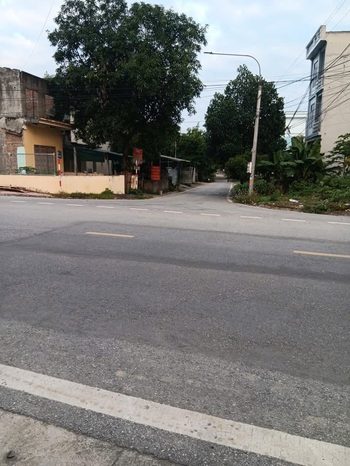 Nhà 2 tầng 203m² tại Nông Tiến, Tuyên Quang - Sổ đỏ chính chủ, giá 4 tỷ