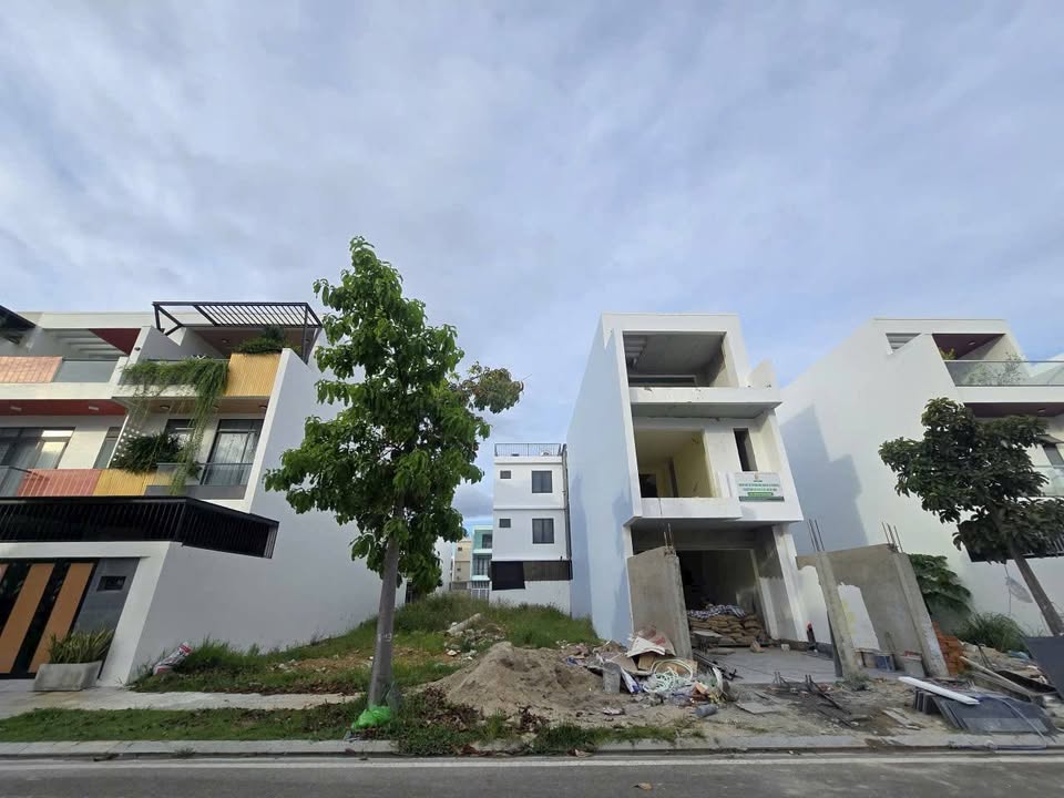 Townhouse Mỹ Gia Gói 7, Nha Trang 100m² giá 5.9 tỷ - Hướng Nam, đường thông rộng rãi!