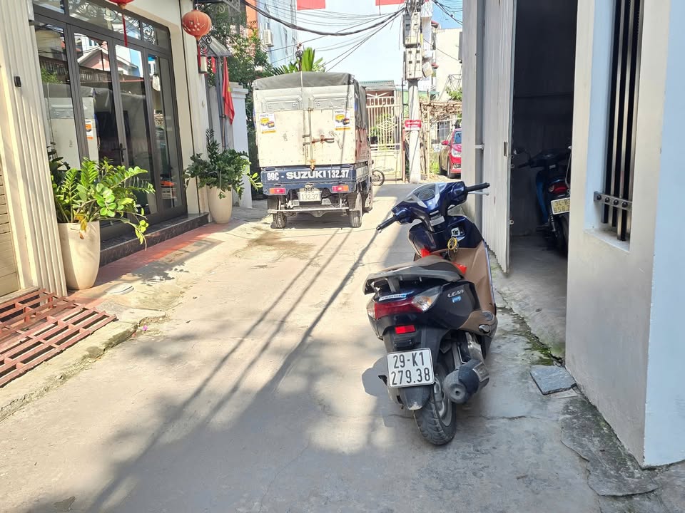 Nhà Phú Lợi Long Biên 40m² giá 9 tỷ - Thiết kế hiện đại, sẵn sàng ở ngay!