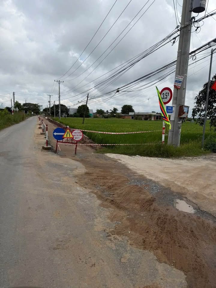 Đất nền 1000m² mặt đường Lê Văn Hiếu, giá chỉ 1.1 tỷ - Tiềm năng phát triển cao!