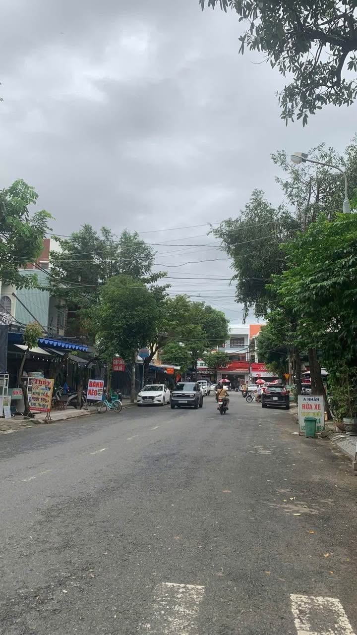 Bán nhà mặt tiền Phạm Tứ 106m² giá 13 tỷ - Kinh doanh sầm uất!