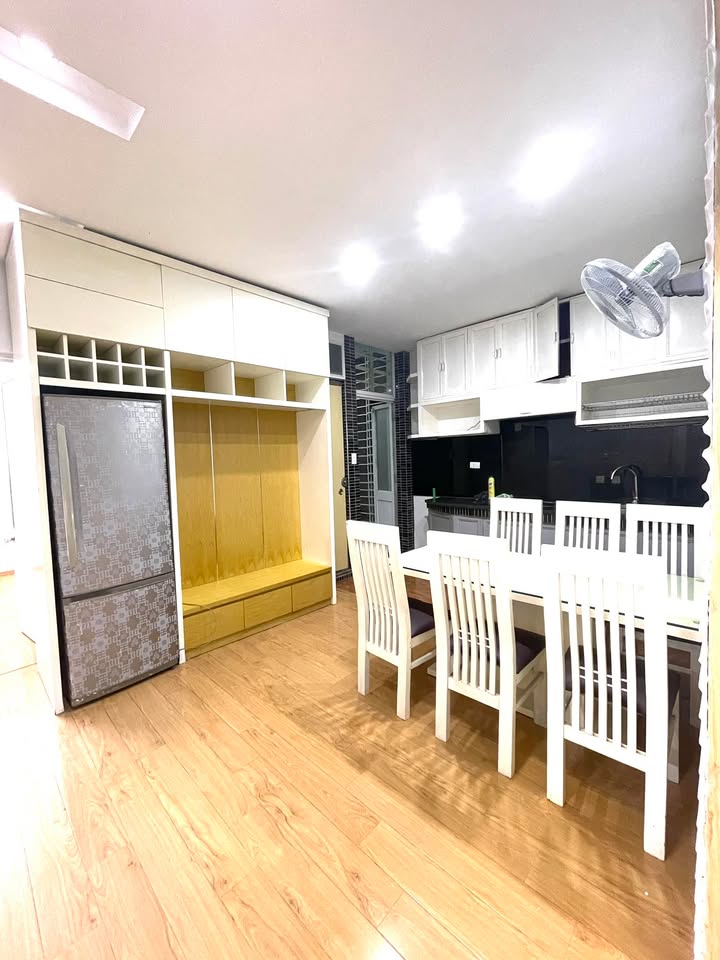 Căn hộ chung cư B6 Nam Trung Yên 100m² - Full đồ, chỉ 15 triệu/tháng!