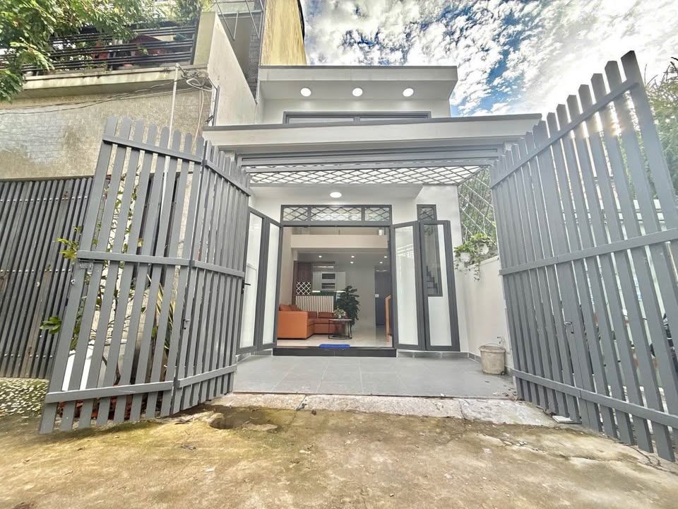 Nhà phố Lê Văn Việt, Quận 9, 54m² giá 5.25 tỷ - Nhà mới, đầy đủ tiện ích!