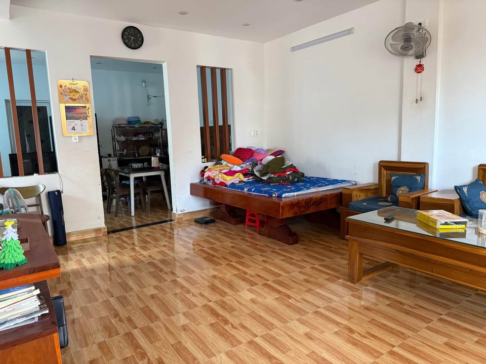 Nhà 1 trệt 1 gác lửng tại Thôn Konrahachot, 108m² giá 1 tỷ - Sẵn sàng vào ở!