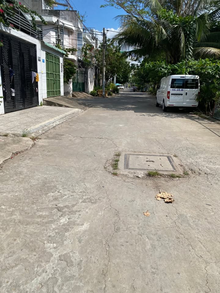 Nhà góc Trệt Lầu hẻm thông xe hơi 81m² giá 5.8 tỷ tại Tăng Nhơn Phú B, Quận 9