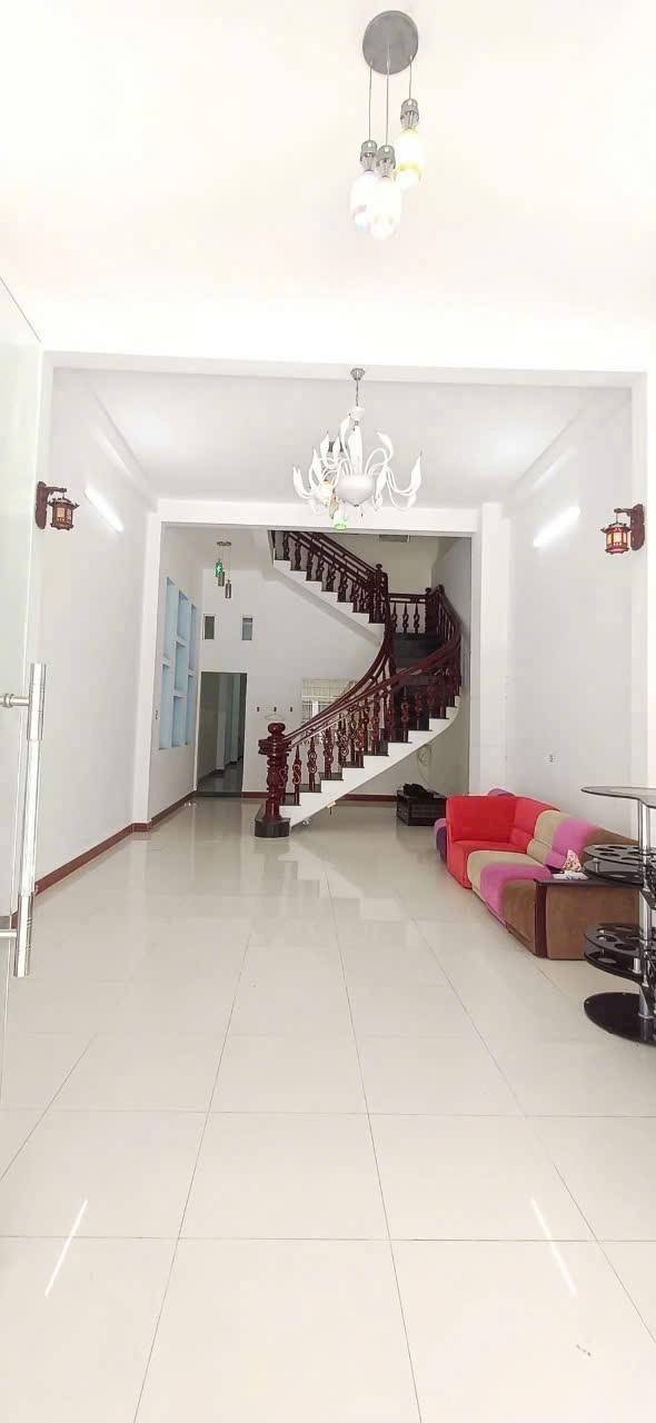 Nhà nguyên căn phường 9 Cà Mau 150m² giá chỉ 10 triệu - Thích hợp làm spa, văn phòng