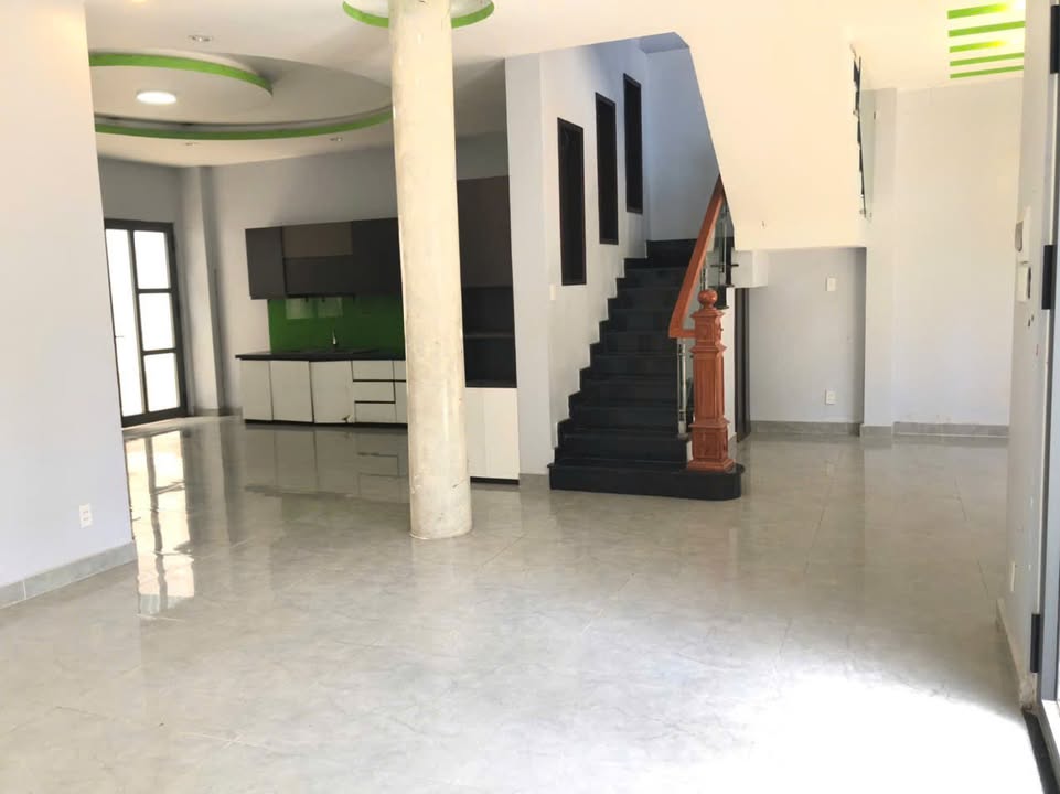 Cho thuê nhà mặt tiền Lê Thị Riêng, Quận 12, 270m² chỉ 25 triệu - Phù hợp làm văn phòng, mầm non!
