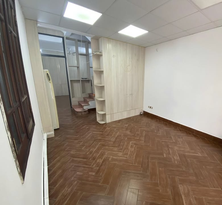 Nhà nguyên căn mặt phố Hoàng Hoa Thám 55m² giá 22 triệu - Đắc địa cho kinh doanh