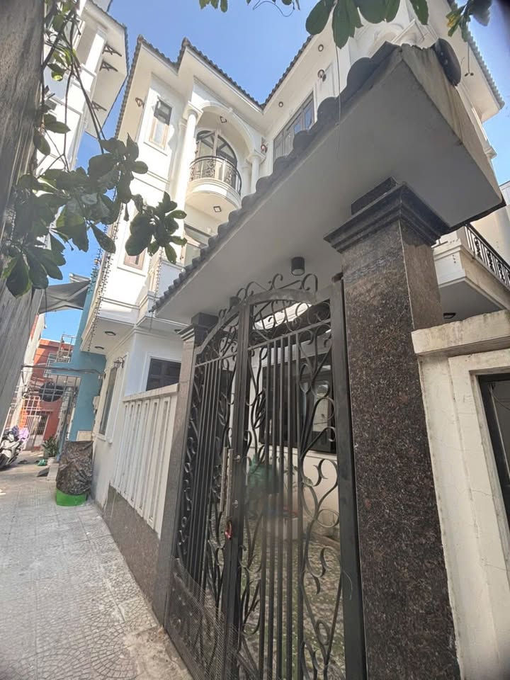 Townhouse tại Đà Nẵng 80m² giá 6.5 tỷ - Vị trí siêu VIP gần biển!