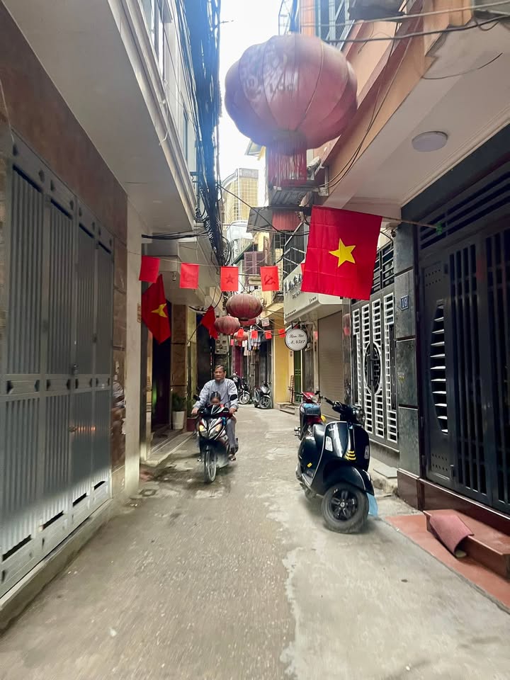 Bán nhà phố Khâm Thiên, Đống Đa 20m² giá 5.05 tỷ - Cơ hội vàng cho cặp vợ chồng trẻ!