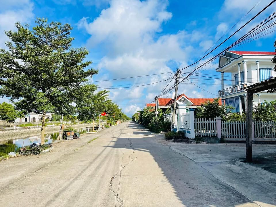 Đất thổ cư Kim Trung 160m² giá 820 triệu - Mặt tiền kênh lớn, hướng Nam!