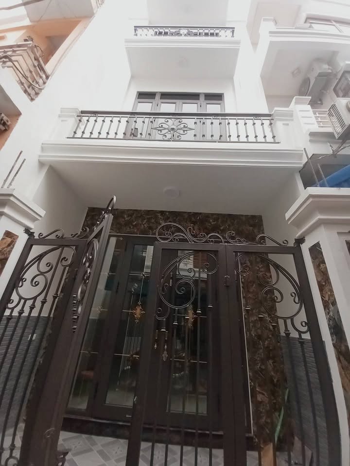 Nhà 3 tầng mới xây tại đường Bái, Nam Định 53m² giá 2.75 tỷ - Vị trí đắc địa, thoáng mát!