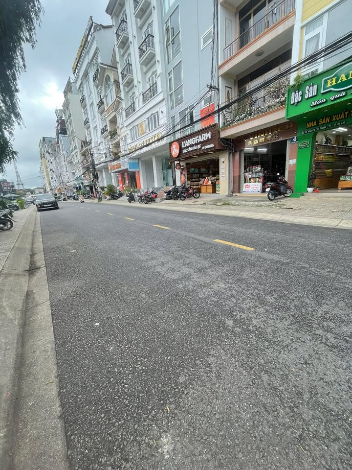 Cho thuê mặt bằng đường Nguyễn Chí Thanh, Đà Lạt 60m² - Vị trí đắc địa, sẵn sàng kinh doanh!
