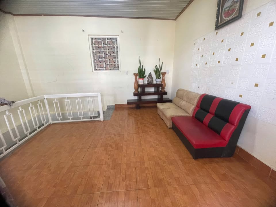 Nhà nguyên căn cho thuê mặt tiền đường Cổ Loa Đà Lạt 2PN giá chỉ 5 triệu/tháng - Địa điểm lý tưởng cho gia đình!
