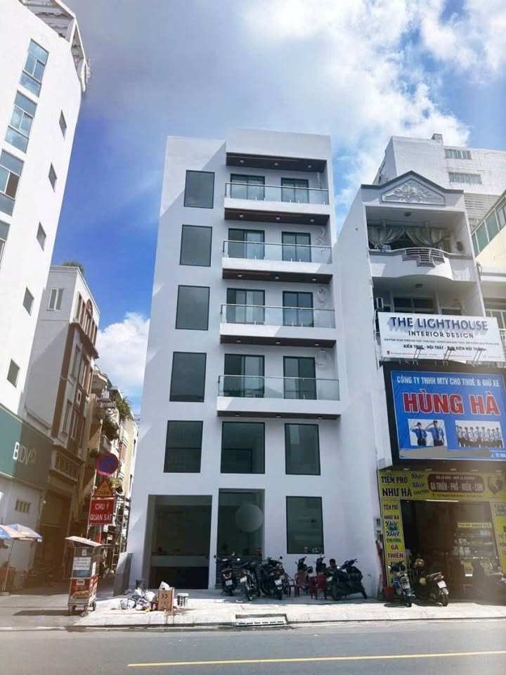 Cho thuê văn phòng góc 2 mặt tiền Nguyễn Bỉnh Khiêm, Quận 1 - Kinh doanh thuận lợi!