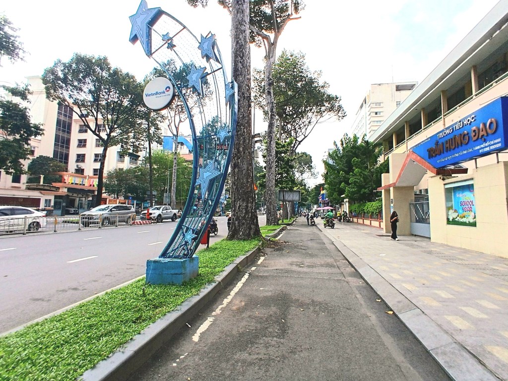 Bán nhà quận 1 hẻm xe hơi 5m 18m² giá 3,88 tỷ - Sẵn sàng vào ở ngay!