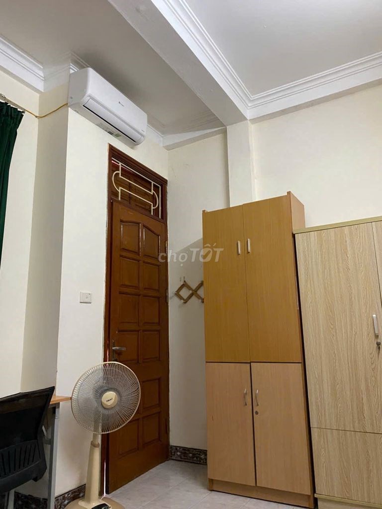 Phòng trọ trung tâm Kim Mã 15m² giá 2,4 triệu - Tiện nghi đầy đủ