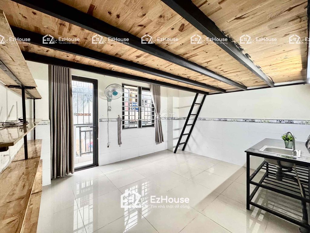 Phòng gác Bancol 25m² giá 3.7 triệu - Nội thất cơ bản, tiện nghi đầy đủ!