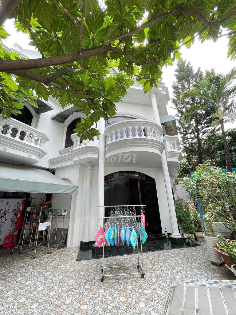 Bán Biệt Thự Lâm Văn Bền Quận 7 223m² giá 29 tỷ - Hẻm Xe Tải Thoáng Mát