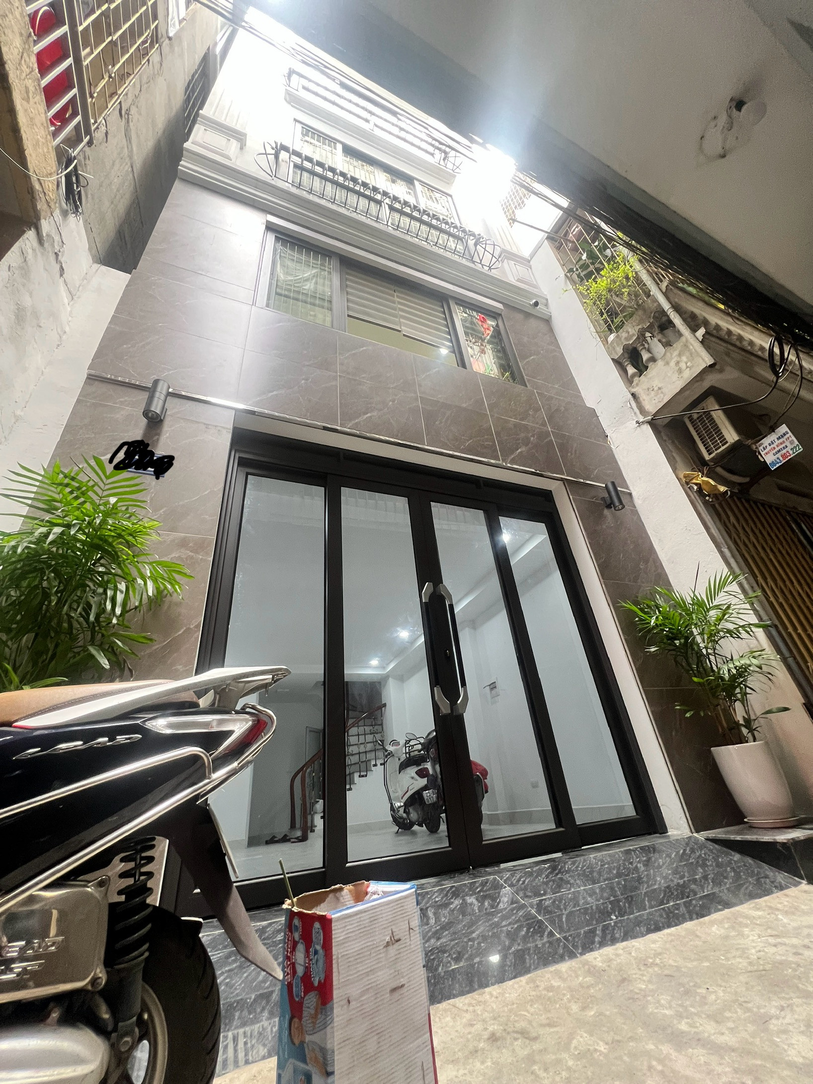 Nhà riêng Hồng Hà, Hai Bà Trưng 35m² giá 6.35 tỷ - Vị trí trung tâm hiếm có!