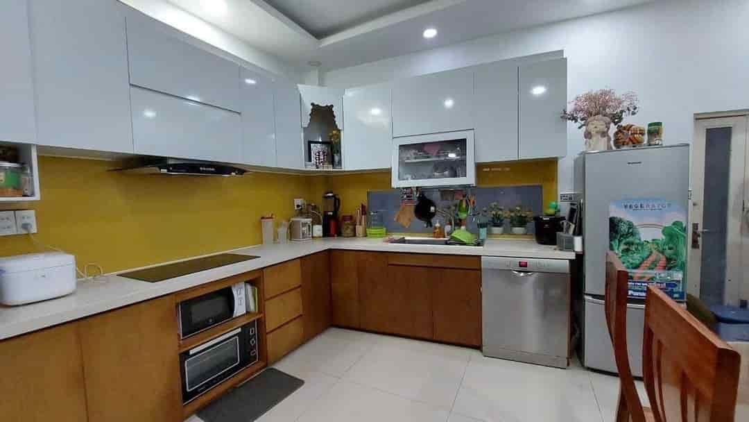 Cho thuê nhà 3 lầu gần chợ Hiệp Bình, 4PN, 3WC chỉ 15 triệu - Dọn vào ở ngay!