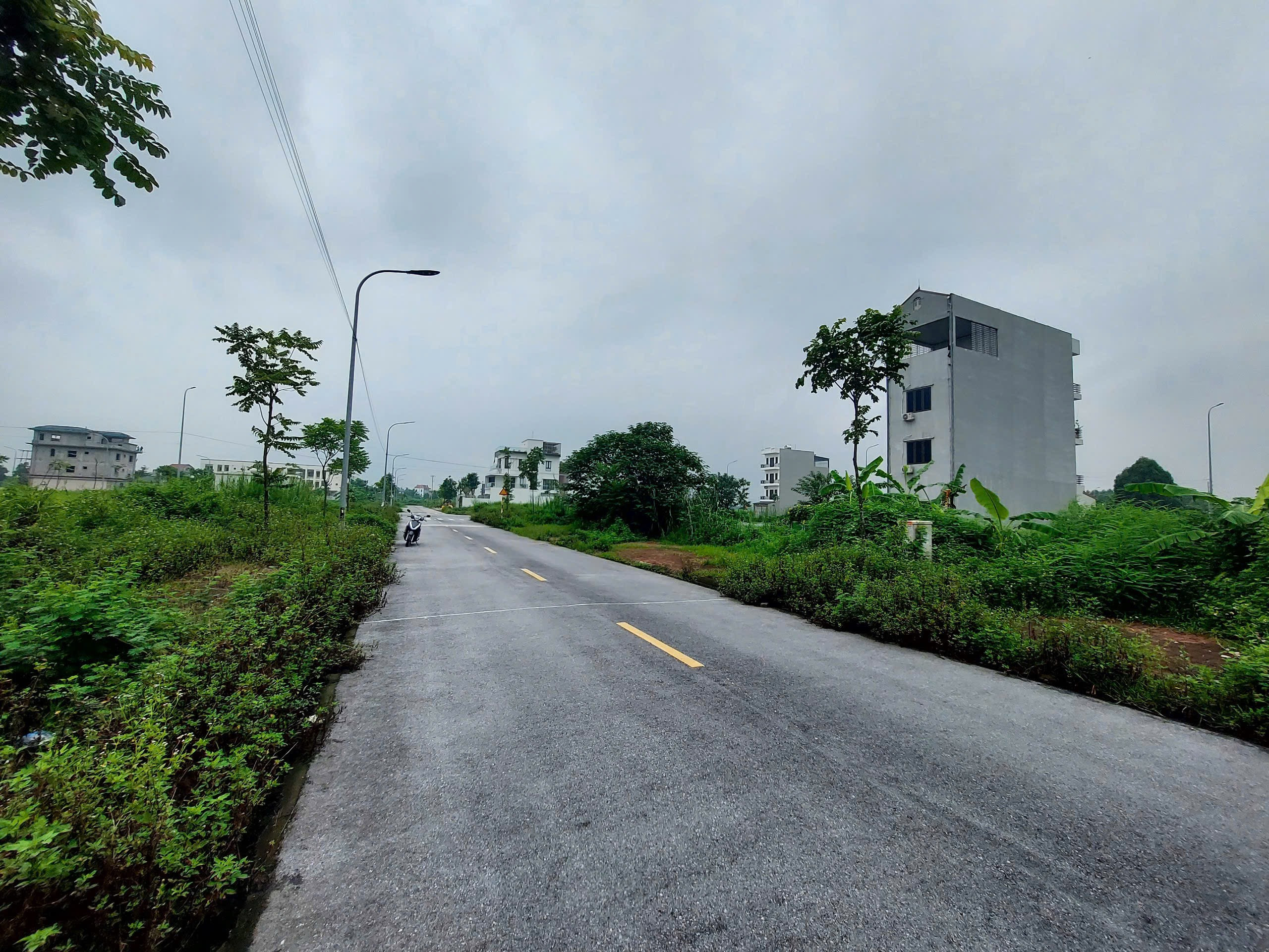 Bán lô đất biệt thự Kim Chân 280m² giá 9.9 tỷ - Nhìn vườn hoa xanh mát!