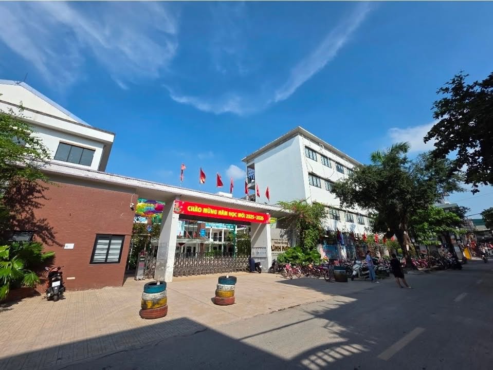 Nhà phố Nam Dư 38m² giá chỉ 6 tỷ - An ninh và tiện ích đầy đủ!