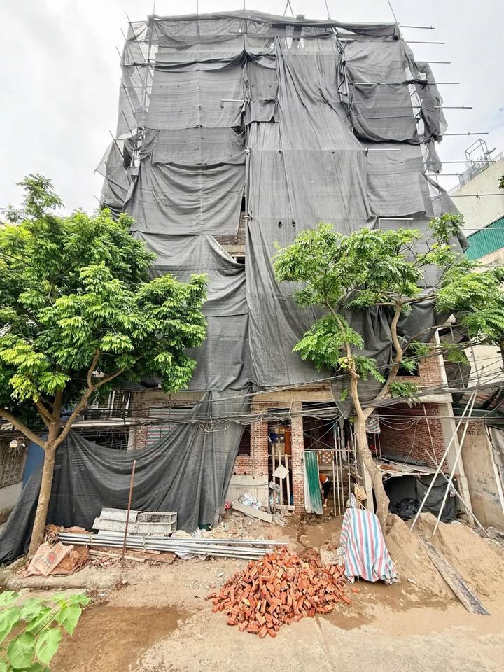 Bán nhà mặt phố An Dương Vương, Tây Hồ 80m² giá 39.5 tỷ - Căn góc 3 mặt thoáng!