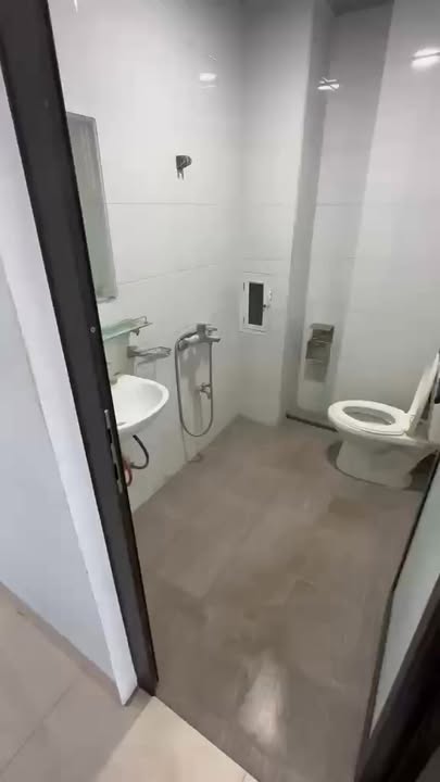 Phòng cho thuê tại Hoàng Hoa Thám, Ba Đình - Giá 5.8 triệu, tiện nghi đầy đủ!