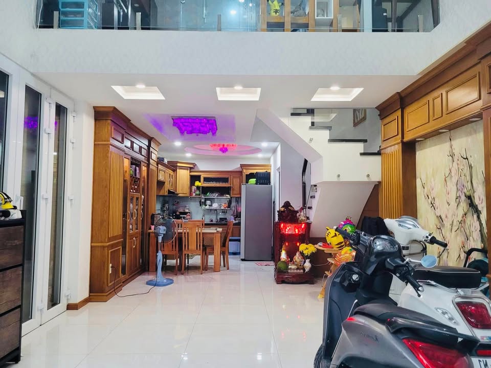 Nhà 4 tầng Lê Văn Sỹ, Quận 3 - Diện tích 35m² chỉ 6 tỷ - Sẵn sàng vào ở!