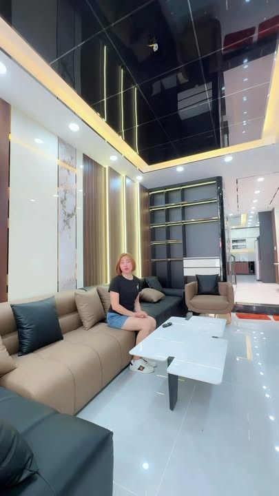 Bán gấp FrontHouse 92m² Lâm Văn Bền, Q7 - Khu vực VIP 5 tầng thang máy