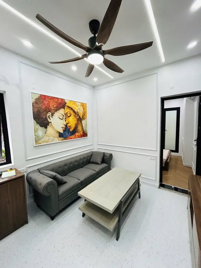 Căn hộ Tập thể tầng 2 Tân Mai 90m² giá 3 tỷ - Chính chủ, sẵn sàng vào ở!