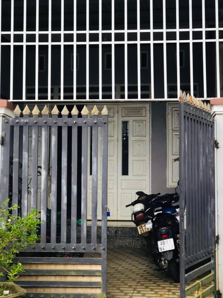 Nhà cấp 4 chính chủ mặt tiền Trần Quý Cáp, Bảo Lộc 122m² giá 2.3 tỷ - Dọn vào ở ngay!