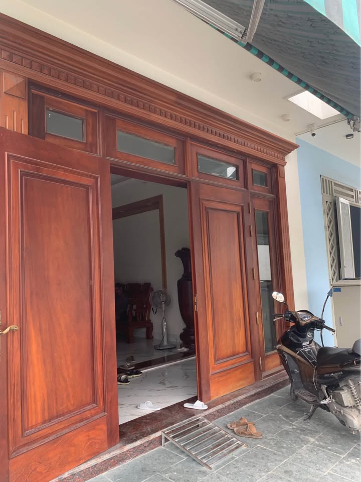 Nhà 3 tầng phường Hàm Rồng Thanh Hóa 75m² giá 5 tỷ - Nội thất hiện đại, sẵn sàng vào ở!