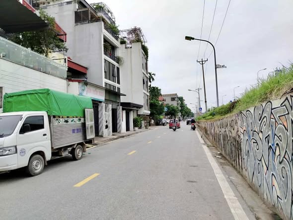 Nhà phố Ngọc Thụy 46m² giá 1 tỷ - Sổ đỏ vuông vắn, ô tô tránh