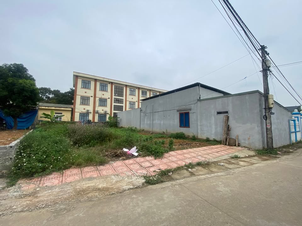 Đất thổ cư 144m² tại Đông Hạ, Quốc Oai, giá 3 tỷ - Sổ đỏ chính chủ sẵn sàng!