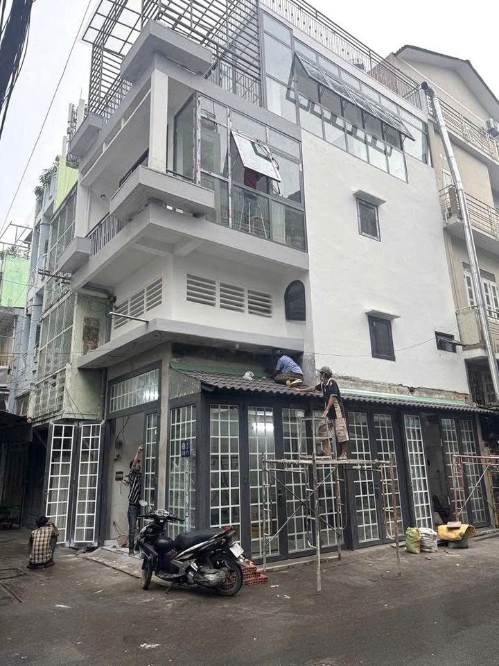 Nhà nguyên căn mặt tiền 2 mặt đường số 7, quận 3 - 35 triệu/tháng - Kinh doanh đa ngành