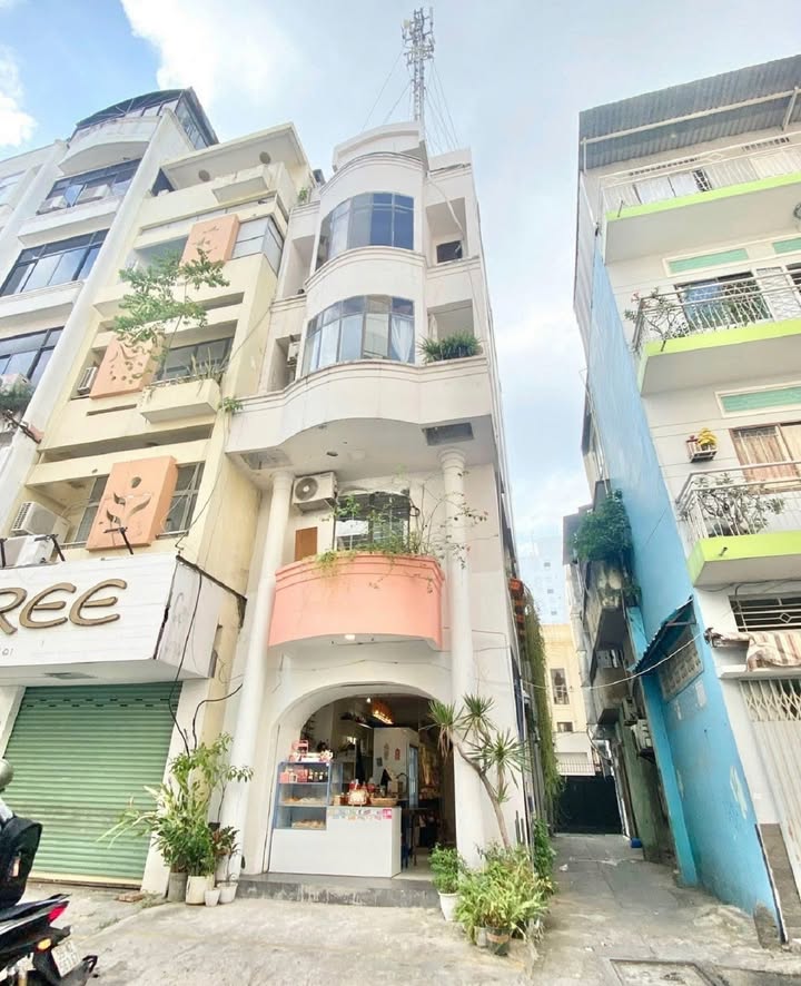 Nhà cho thuê góc đường Nguyễn Văn Thủ, Quận 1, 81m² giá 85 triệu/tháng - Mặt tiền đắc địa!