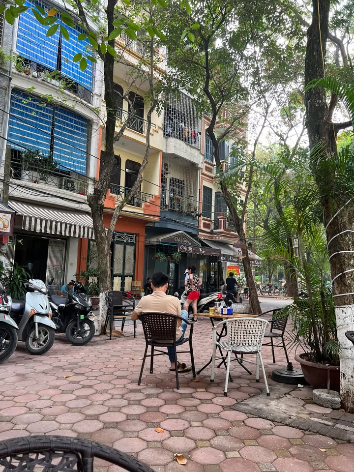 Nhà mặt đường Tứ Hiệp, Thanh Trì 38m² giá 15 tỷ - Kinh doanh đỉnh cao!