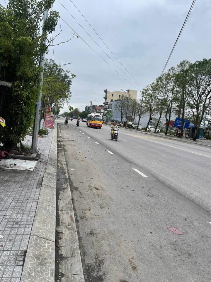 Nhà mặt đường Quang Trung, phường Thạch Trung, 100m² giá 5 tỷ - Cơ hội đầu tư sinh lời!