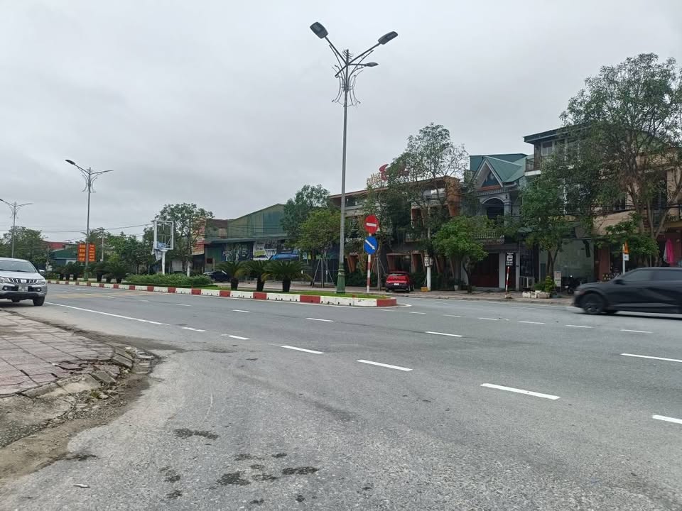 Đất 3 mặt tiền đường Trần Phú, Thạch Trung, Hà Tĩnh 500m² - Cơ hội đầu tư hấp dẫn!