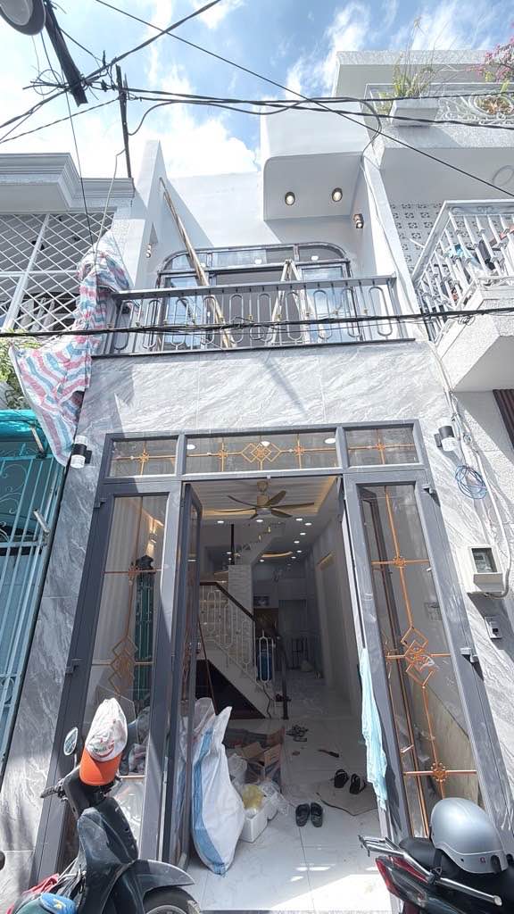 Nhà Nguyễn Khoái Quận 4 24m² giá 2 tỷ - Sẵn sàng vào ở ngay!